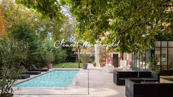 BOULOGNE-BILLANCOURT - MANOIR D’EXCEPTION AVEC JARDIN ET PISCINE