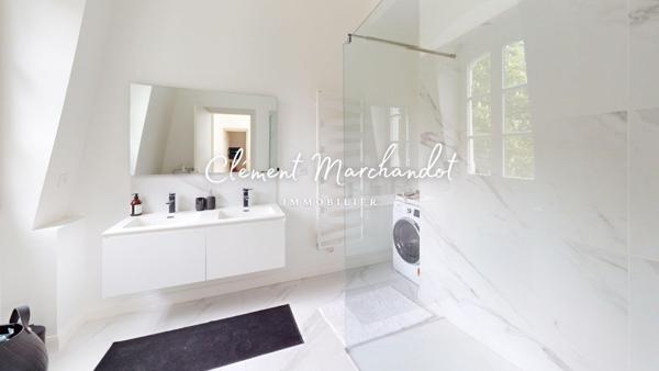 BOULOGNE-BILLANCOURT - MANOIR D’EXCEPTION AVEC JARDIN ET PISCINE