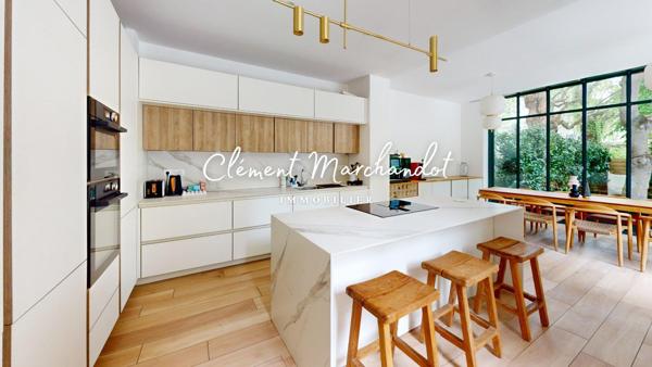 BOULOGNE-BILLANCOURT - MANOIR D’EXCEPTION AVEC JARDIN ET PISCINE