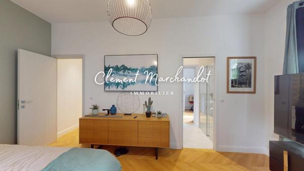 BOULOGNE-BILLANCOURT - MANOIR D’EXCEPTION AVEC JARDIN ET PISCINE