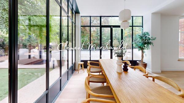 BOULOGNE-BILLANCOURT - MANOIR D’EXCEPTION AVEC JARDIN ET PISCINE