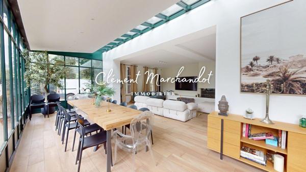 BOULOGNE-BILLANCOURT - MANOIR D’EXCEPTION AVEC JARDIN ET PISCINE