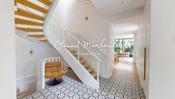 BOULOGNE-BILLANCOURT - MANOIR D’EXCEPTION AVEC JARDIN ET PISCINE