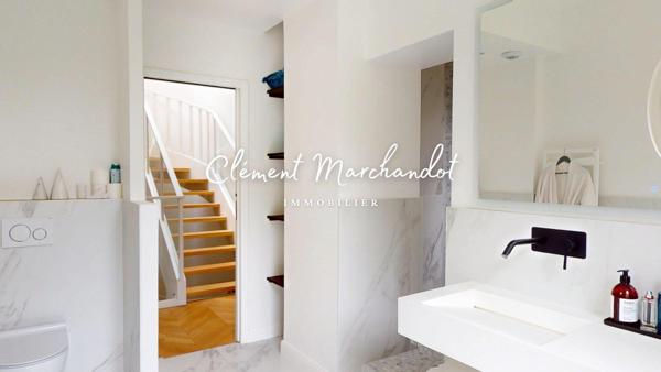 BOULOGNE-BILLANCOURT - MANOIR D’EXCEPTION AVEC JARDIN ET PISCINE