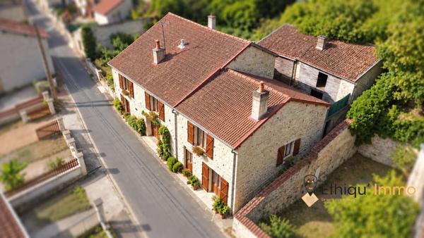 Charme et volume : ensemble de deux maisons en pierre à saisir
