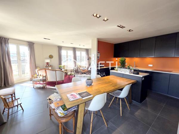 Bel attique 105m², 2 chambres, hyper-centre / gare