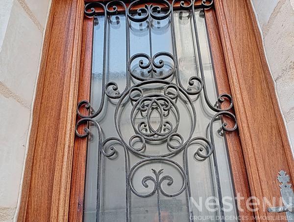 Appartement de 52 m², rénové , en plein centre ville de Saujon avec grand garage.