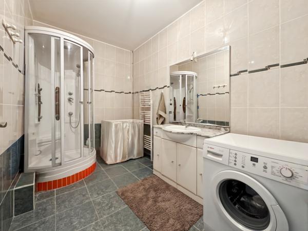 Trévoux (01600) TREVOUX – MAISON RÉCENTE DE 2007 – 5 CHAMBRES – TERRASSE – GRAND GARAGE 80 m²