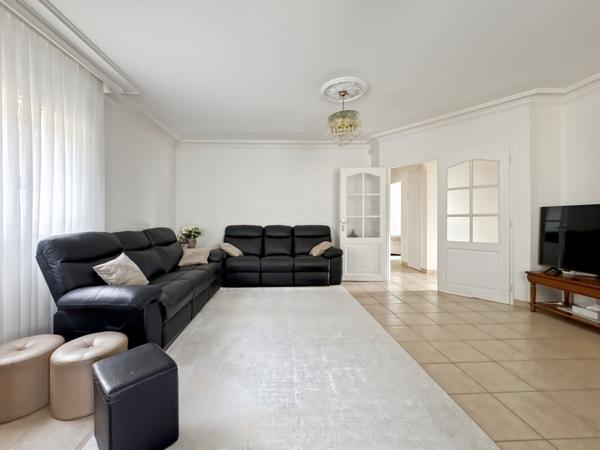 Trévoux (01600) TREVOUX – MAISON RÉCENTE DE 2007 – 5 CHAMBRES – TERRASSE – GRAND GARAGE 80 m²