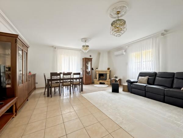 Trévoux (01600) TREVOUX – MAISON RÉCENTE DE 2007 – 5 CHAMBRES – TERRASSE – GRAND GARAGE 80 m²