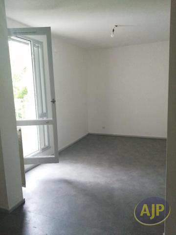 Location appartement Saintes : 865 € - AJP Immobilier Saintes