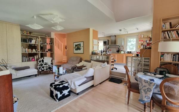 Maison à vendre    6 pièces • 158 m2 Collonges-au-Mont-d'Or