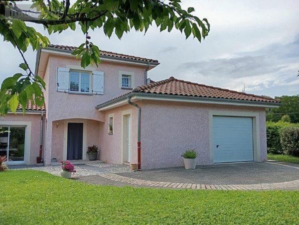 Maison individuelle à vendre à Ambérieu-en-Bugey dans l'Ain (01500), ref : VM1486-01032