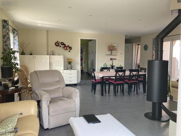 Maison individuelle à vendre à Ambérieu-en-Bugey dans l'Ain (01500), ref : VM1486-01032