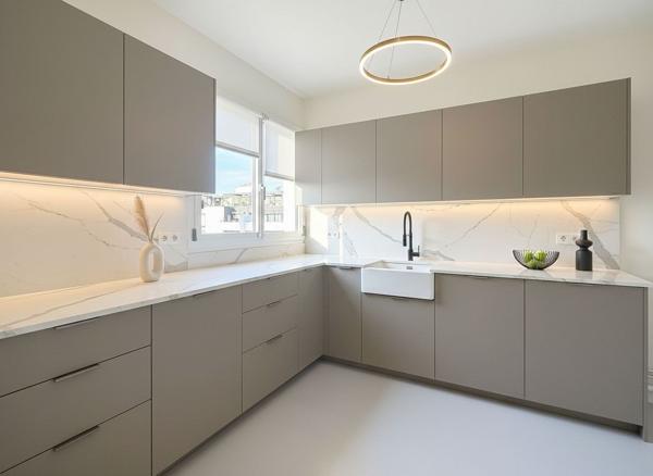 Appartement spacieux de 98 m2 - La Rochelle Centre- Près des Parcs