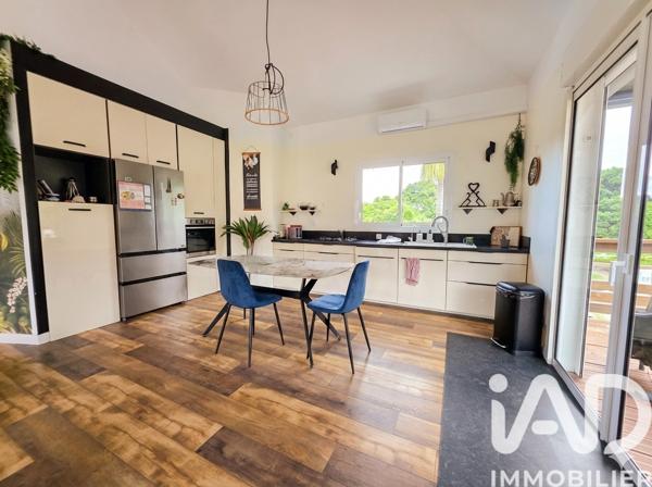 Maison à vendre 11 pièces 270 m² Entre-Deux