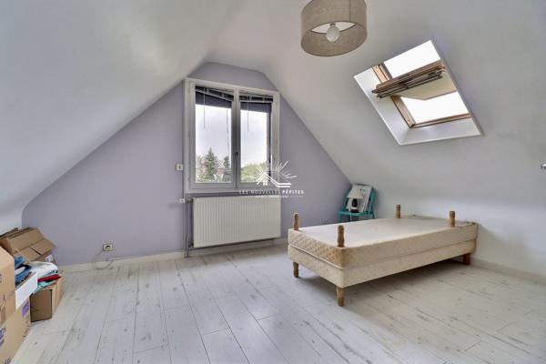 Maison individuelle 177 m² – 5 pièces – Jardin 1800 m² – Garages & stationnements privatifs – Wasquehal Boers