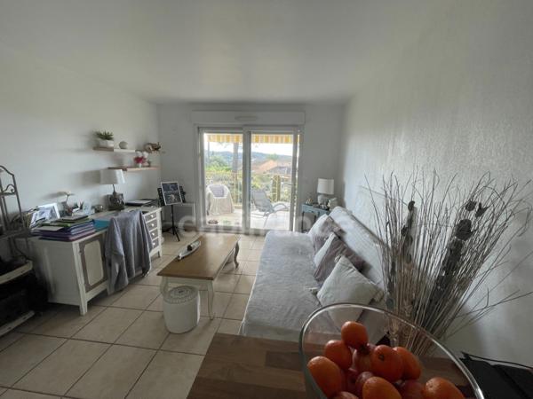 SAINT RAPHAEL appartement T2, terrasse, place de parking privative !!