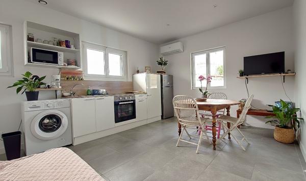 GUJAN-MESTRAS Maison d'habitation avec jardin