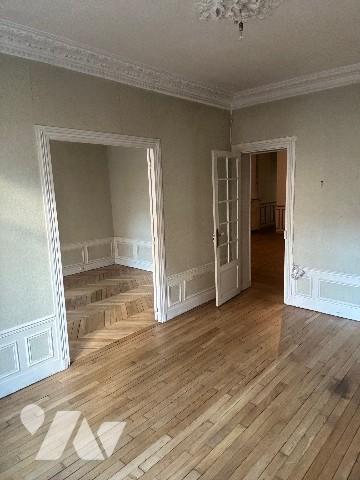 Un appartement au RDC + une cave situés à BOULOGNE-BILLANCOURT.