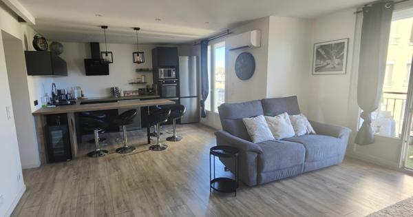 FREJUS PLAGE 3 PIECES TRAVERSANT 63 m2 + CAVE PARKING LIBRE DANS LA RESIDENCE