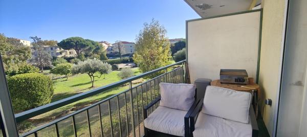 FREJUS PLAGE 3 PIECES TRAVERSANT 63 m2 + CAVE PARKING LIBRE DANS LA RESIDENCE