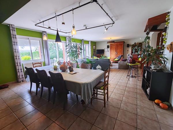 Maison 4chbs,grande pièce à vivre, jardin+champ