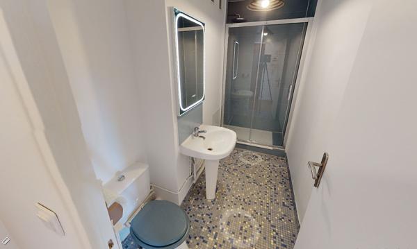 Studio vide et lumineux 29,71m² Kremlin Bicêtre ligne 7 et 14 du métro