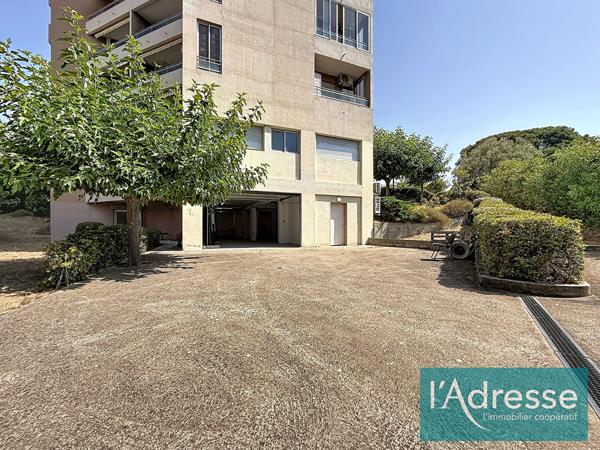 Entrepôt avec bureaux climatisés - 228 m² - Secteur Finosello