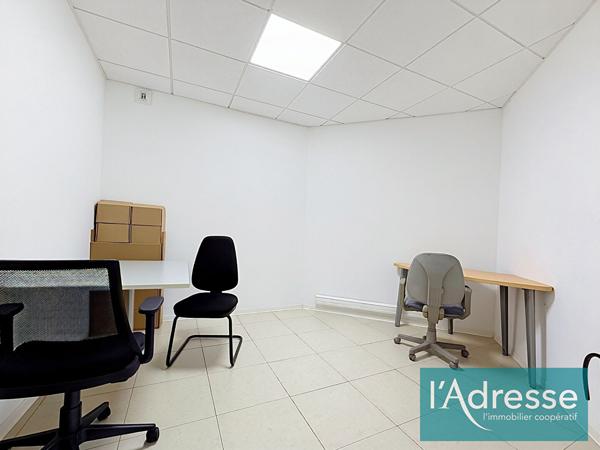 Entrepôt avec bureaux climatisés - 228 m² - Secteur Finosello