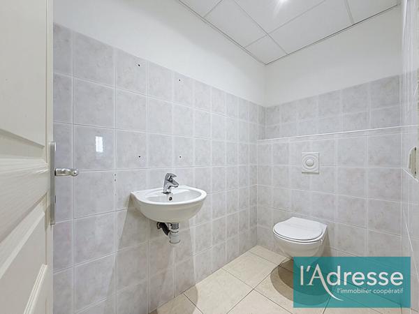 Entrepôt avec bureaux climatisés - 228 m² - Secteur Finosello