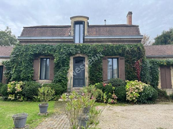 **Charmante maison familiale avec piscine, à deux pas du centre-ville**