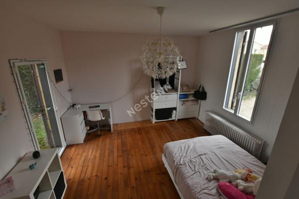 **Charmante maison familiale avec piscine, à deux pas du centre-ville**