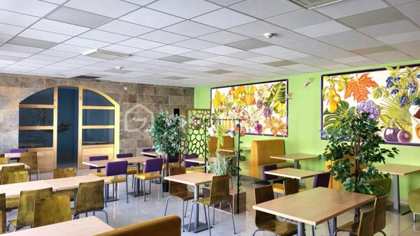 OPPORTUNITE RARE : Complexe Hôtel - Bar - Restaurant et potentiel d'investissement immobilier XXL à Lacrouzette dans le Tarn (81)

Vous cherchez à donner vie à un projet d'envergure au coeur d'une région touristique prisée ? 
Situé à Lacrouzette, village aux portes du massif granitique du Sidobre ( et à proximité de Castres et Mazamet ), cet établissement offre un potentiel exceptionnel.
Plus de 1000 m² de surface exploitable pour une modularité rare et pour façonner le projet qui vous ressemble.
Idéal pour un investisseur polyvalent ou porteur de projet hôtelier et de restauration.

Le bien s'adapte à toutes vos ambitions entrepreneuriales ou immobilières :
- Reprise immédiate de l'activité : réouverture clé en main du restaurant, du bar et de l'hôtel pour capitaliser sur une clientèle locale et de passage en quête de convivialité.
- Investissement Immobilier / Locatif : Créations d'appartements locatifs à fort rendement ( résidence de tourisme, gîtes de charme ou location courte et longue durée )
- Pôle professionnel ou artisanal : aménagement de locaux professionnels, de bureaux partagés ou d'ateliers pour dynamiser la vie locale.

Pour plus d'informations, organiser une visite ou discuter de votre projet : contactez-nous par téléphone.