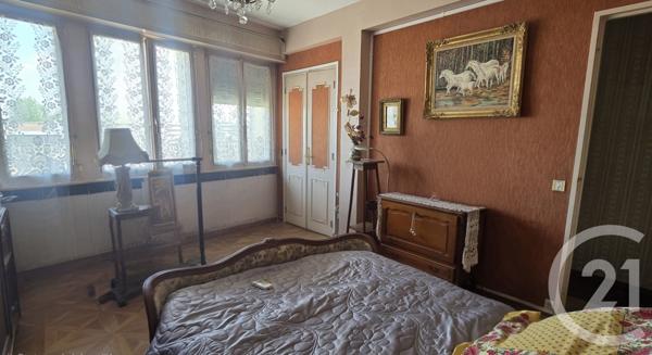 Appartement F4 à vendre  5 pièces - 122,97 m 2   PAU  - 64