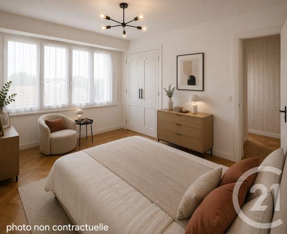 Appartement F4 à vendre  5 pièces - 122,97 m 2   PAU  - 64