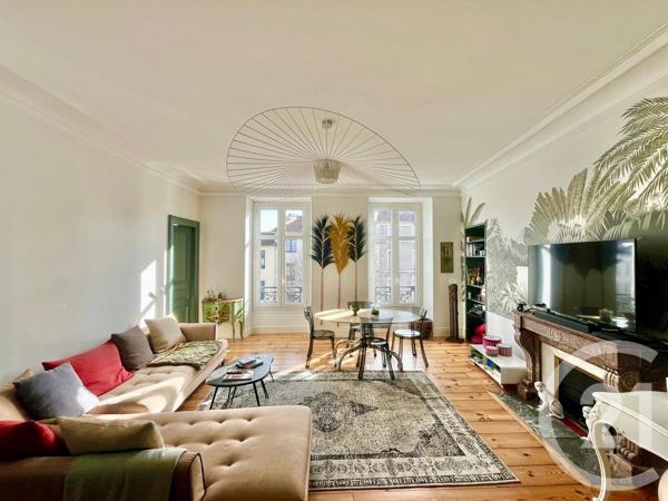 Appartement F4 à vendre  5 pièces - 122,97 m 2   PAU  - 64