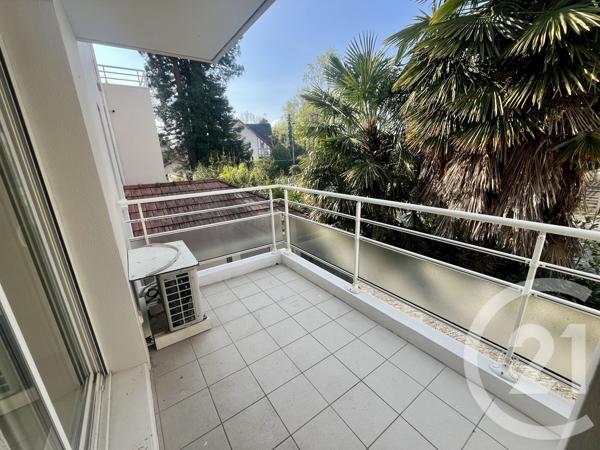 Appartement F4 à vendre  5 pièces - 122,97 m 2   PAU  - 64