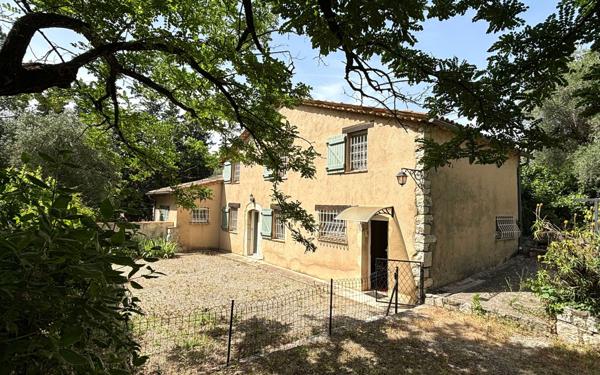 Maison à vendre    5 pièces • 138 m2 Grasse