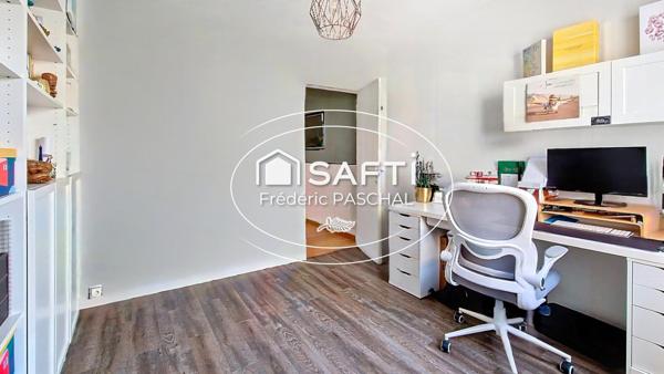 Centre-ville, Appartement 4 pièces, 3 chambres - Cave + Box