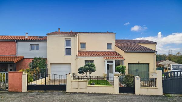 Maison à vendre 5 pièces ODOS (65) avec garage, atelier, jardin et véranda