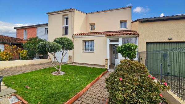 Maison à vendre 5 pièces ODOS (65) avec garage, atelier, jardin et véranda