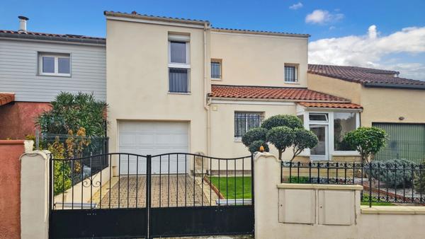 Maison à vendre 5 pièces ODOS (65) avec garage, atelier, jardin et véranda