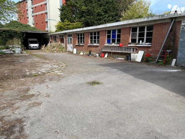 IMMEUBLE MIXTE à usage de commerce et d'habitation