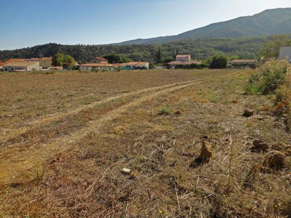 Dpt Pyrénées Orientales (66), à vendre ESPIRA DE CONFLENT terrain constructible de 597 m² plat