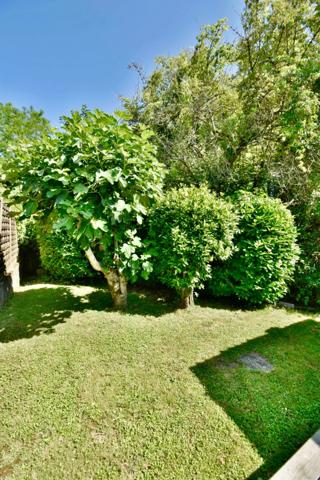 LANGOIRAN BOURG - MAISON DE VILLAGE EN PIERRE