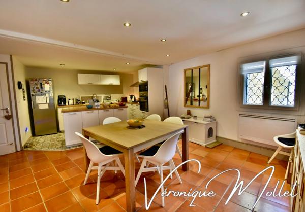 LANGOIRAN BOURG - MAISON DE VILLAGE EN PIERRE