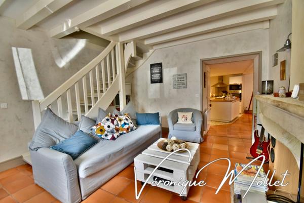 LANGOIRAN BOURG - MAISON DE VILLAGE EN PIERRE