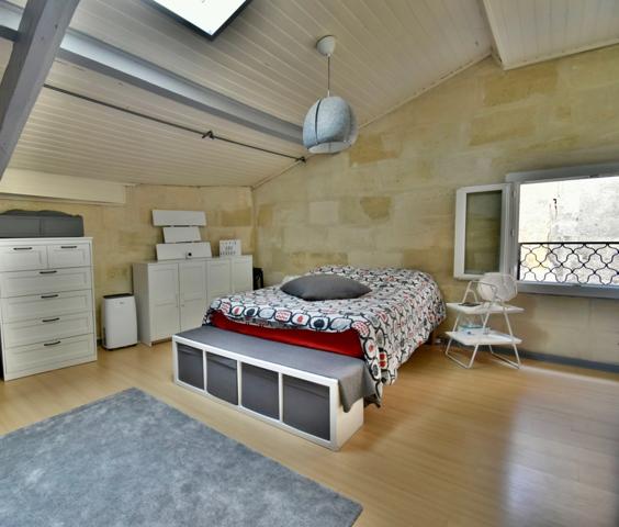 LANGOIRAN BOURG - MAISON DE VILLAGE EN PIERRE