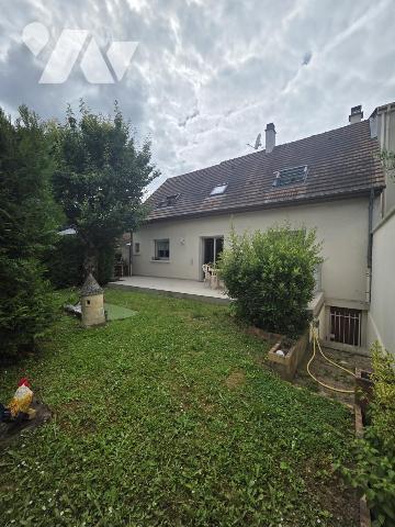 L'Hay les Roses - Maison avec sous-sol, comble aménagé et garages.